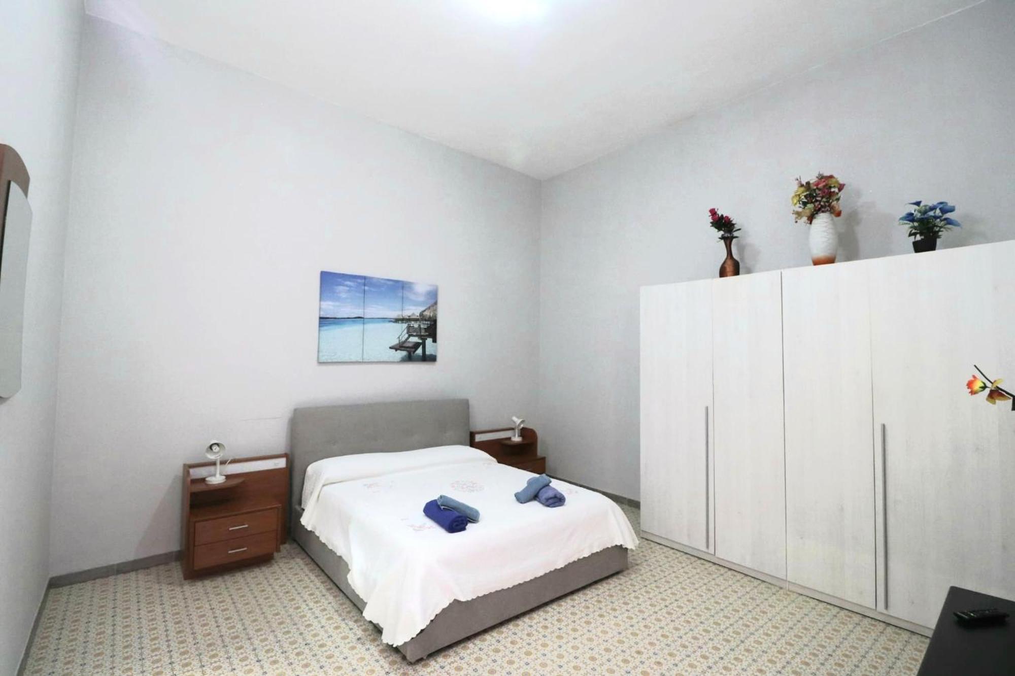 Eracles House Near Ortigia Island